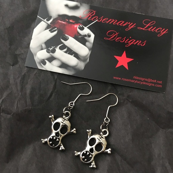 5/$30 spooky skull and bones earrings - Picture 2 of 8